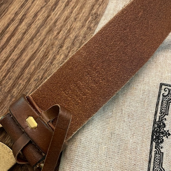 Authentic Gucci brown belt with gold buckle - Picture 13 of 15